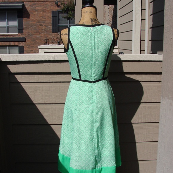 1480 New York & Co green Geometric print Dress XS - Picture 6 of 8